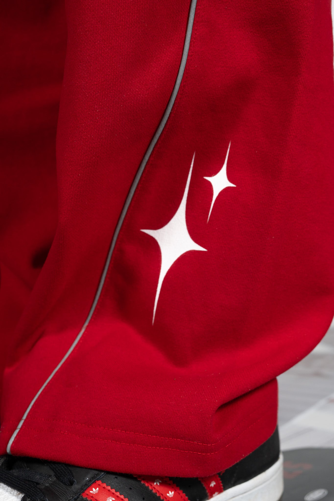 PANTALÓN ATUGUSTO REFLECTION COLOR ROJO